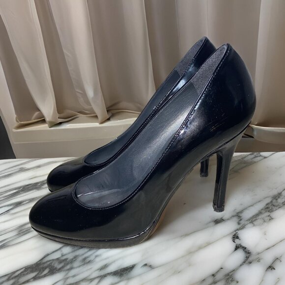 Stuart Weitzman Black Patent Leather Round Toe Pumps Heels Size 5.5 - Picture 1 of 12